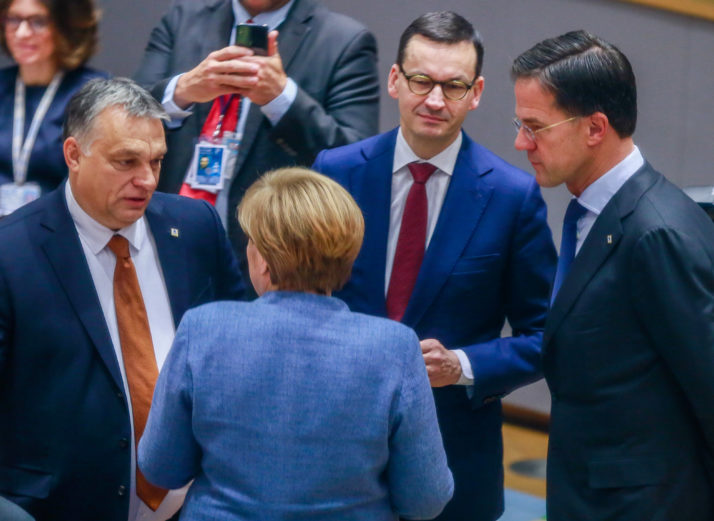 Ungaria şi Polonia joacă tare şi blochează bugetul şi planul de relansare europeană