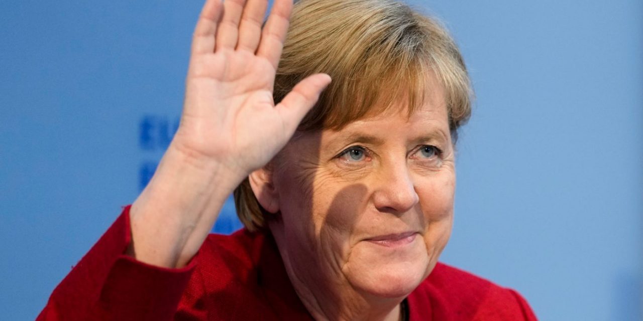 Doamna Merkel pleacă!