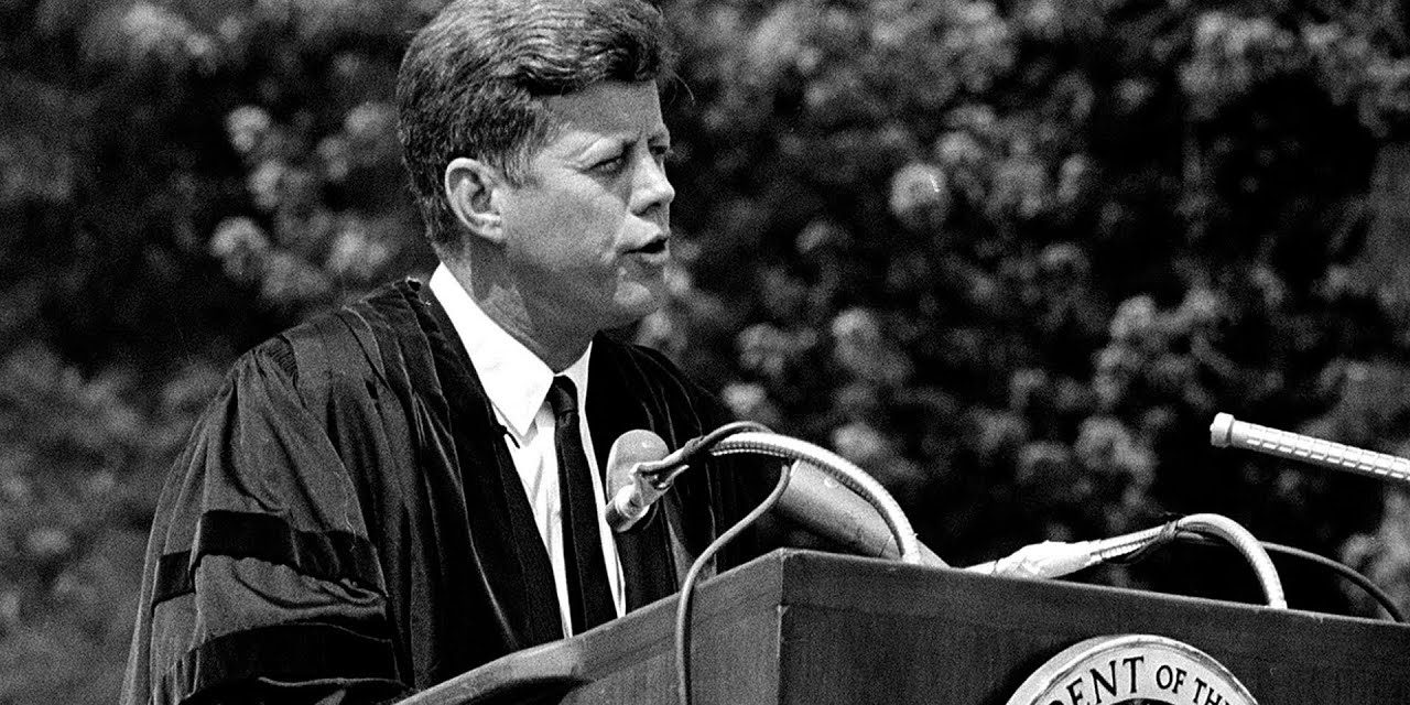 J.F. Kennedy și mesajul de salvare al unei lumi aflate în pericol
