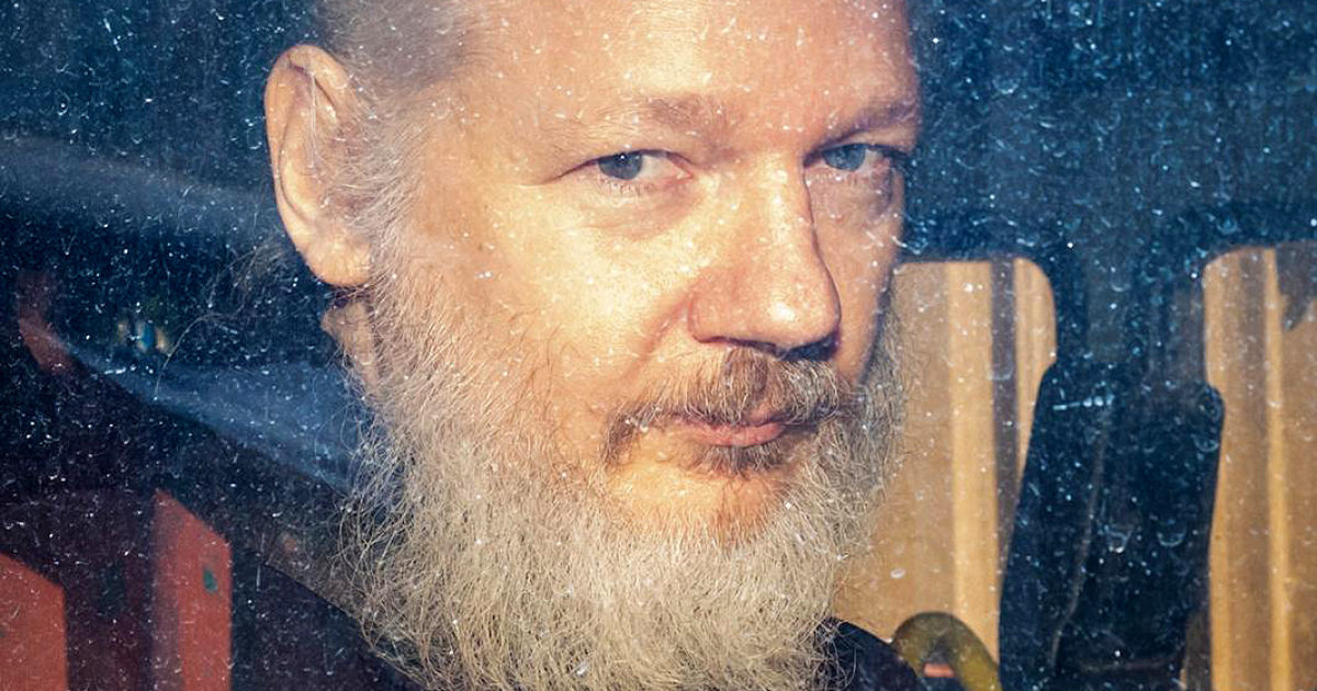 O propunere supremă: Scrisoarea lui Julian Assange către Regele Charles al III-lea