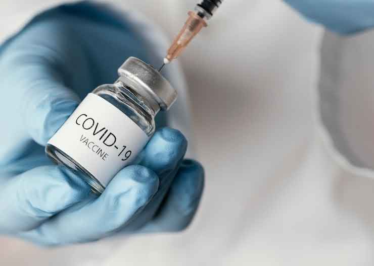 Un fanatic al vaccinurilor anticovid schimbă macazul