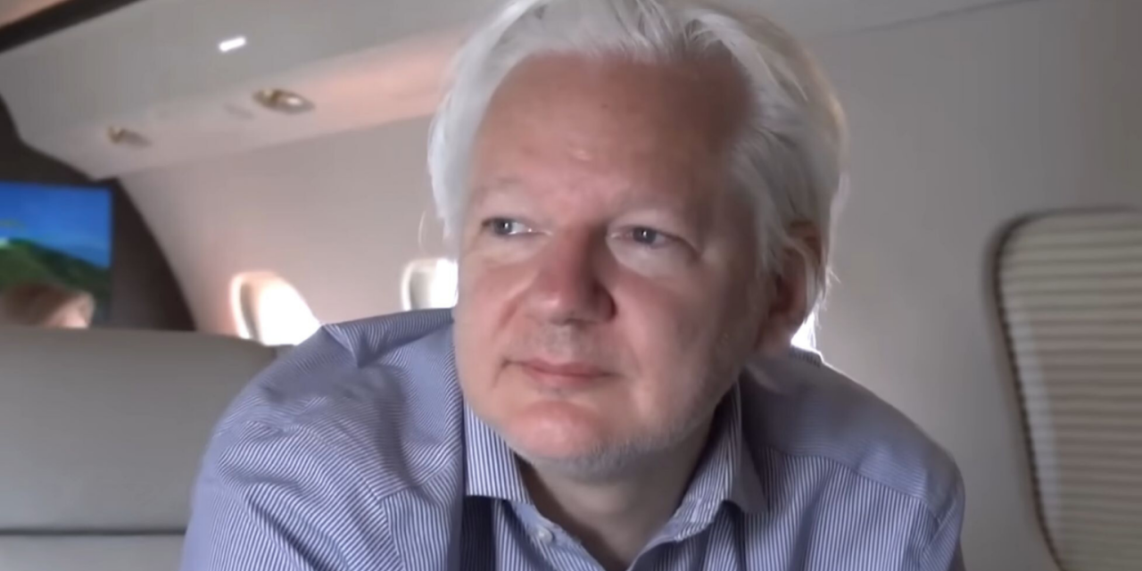 Supliciul lui Assange a luat sfârșit, dar libertatea de a scrie adevărul fără a fi încătușat rămâne la fel de fragilă ca și până acum