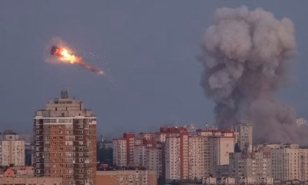 Kievul şi Moscova, atacuri reciproce