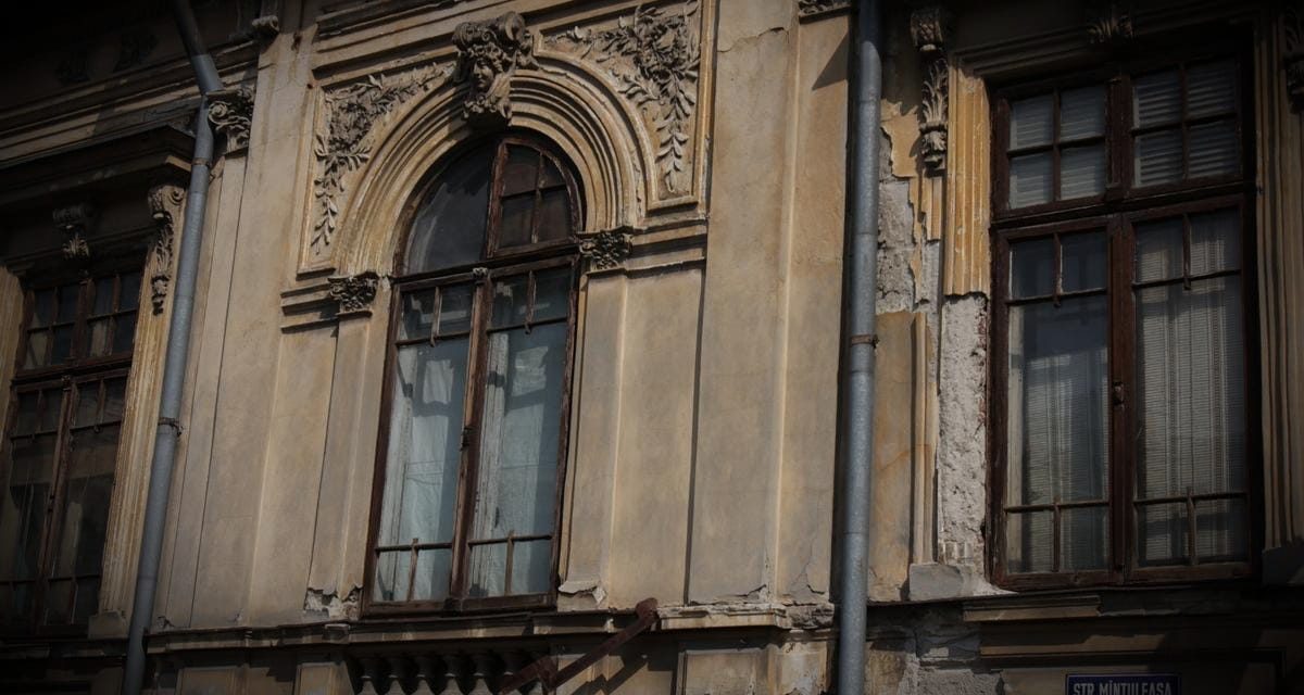 Orașul cu o mie de fețe: Secrete, Comori și Legende ale Bucureștiului- I