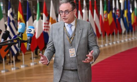 O dispută privind direcţia UE!