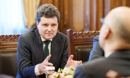 Nicuşor Dan ascultă pe toată lumea şi va face ce crede de cuvinţă!
