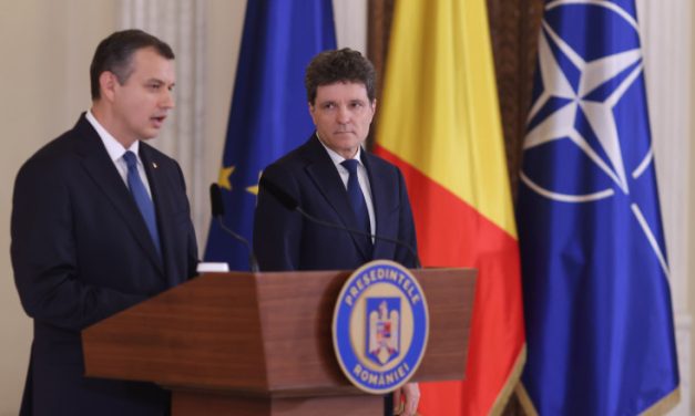 Preşedintele n-are… „cărţile” necesare!