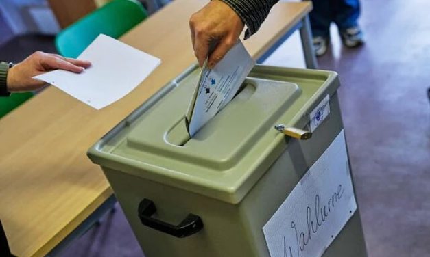Când cele două Germanii îşi întorc spatele una alteia!
